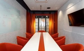 Keunggulan Pintu Kaca Aluminium 2 Daun, Pencahayaan Maksimal