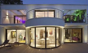 Kelebihan Pintu Kaca Lengkung, Punya Desain Fleksibel